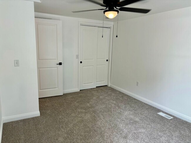 Building Photo - Beautiful 2 bedroom home