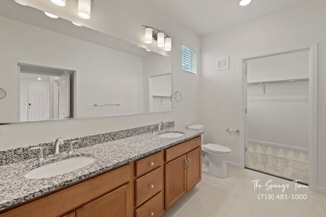 Building Photo - MODERN LUXURY 2BD/2BA/2CAR CONDO in Briargate