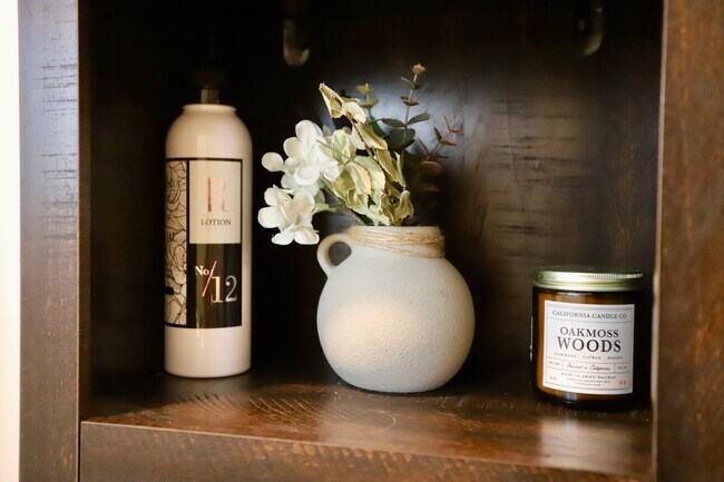 Building Photo - 14 Sterling Rd