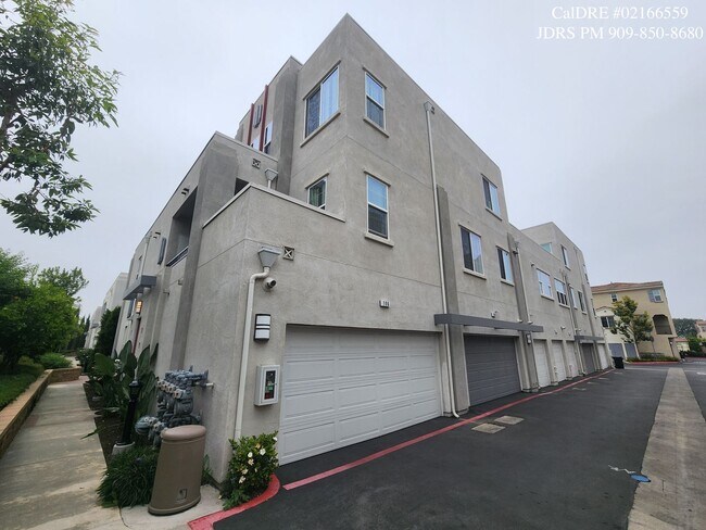 Building Photo - PRICE LOWERED! Upland 3 Bedroom Condo