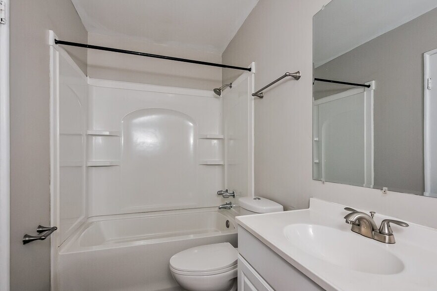 Building Photo - 2310 Mullanphy Ln
