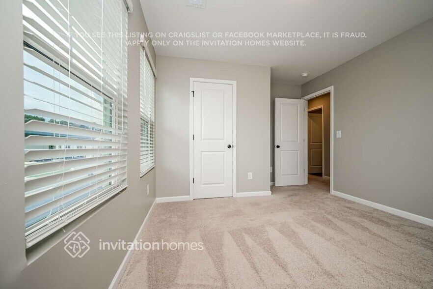 Building Photo - 1002 Starmoss Ln