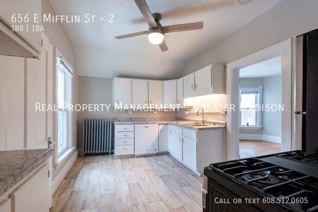 Building Photo - 656 E Mifflin St