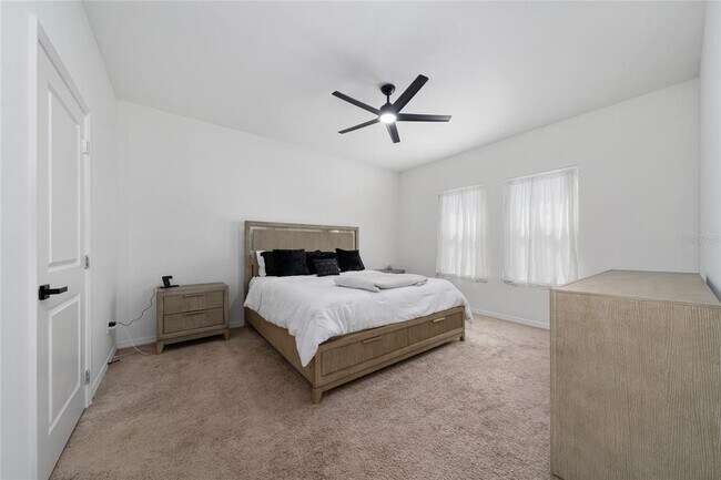 Building Photo - 5864 Bovine Dr