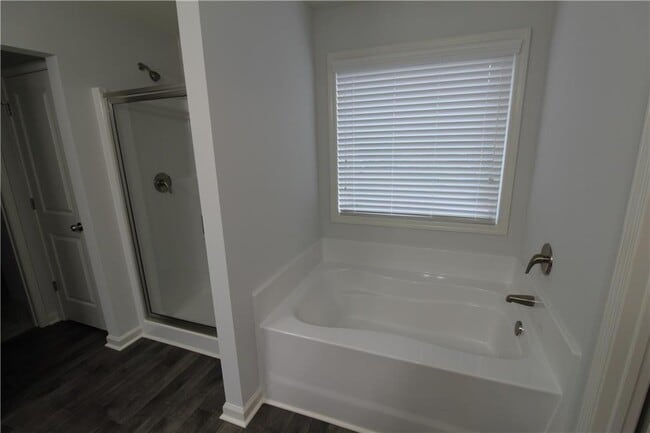 Building Photo - 5418 Long Branch Way