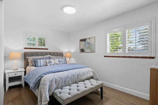 Building Photo - Modern South Denver Gem Available Now!!!