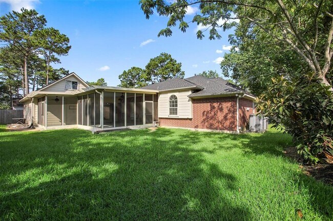 Building Photo - 617 Woodview Dr