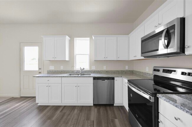 Building Photo - 14882 Calderon Dr