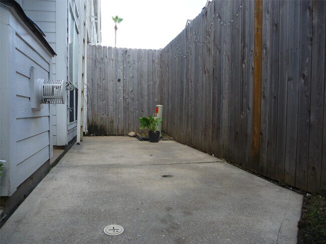 Building Photo - 1522 Castle Ct