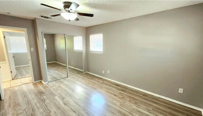 Building Photo - 822 Lakeview Ridge