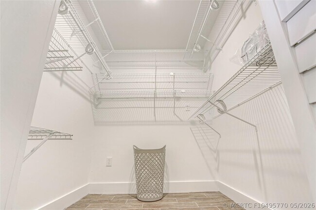 Building Photo - 16643 Redwood Way