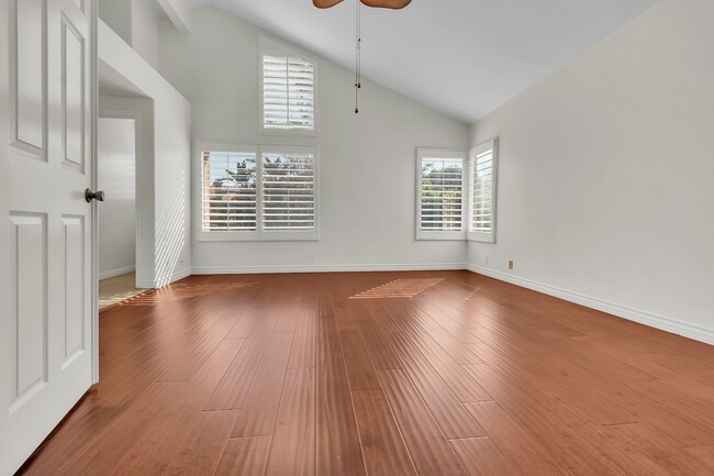 Building Photo - 2101 Vallejo Dr