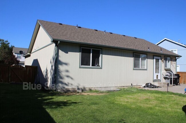 Building Photo - 1712 W Durham Dr