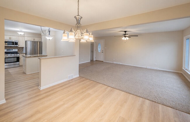 Building Photo - 4841 Lamb Dr