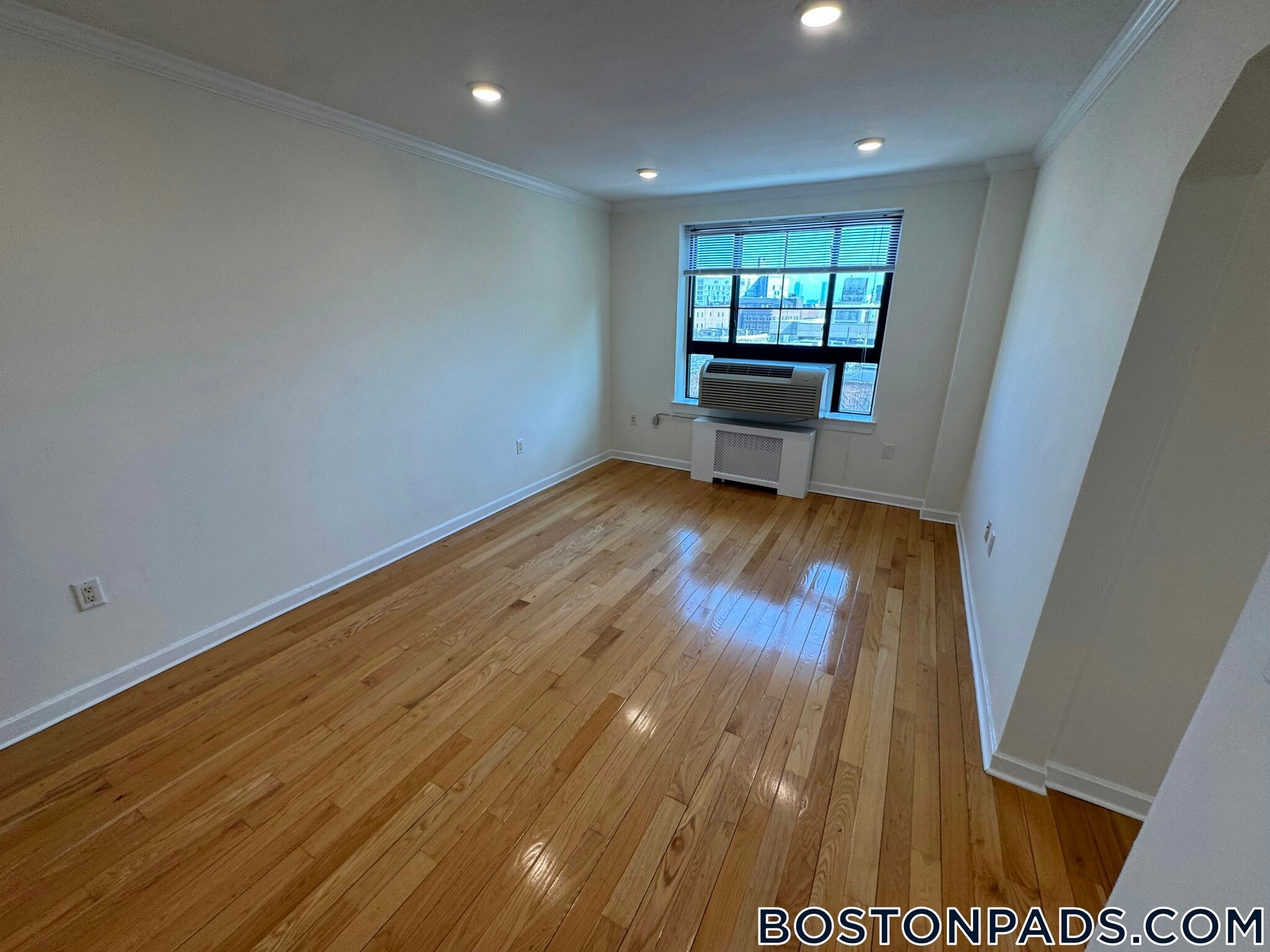 Building Photo - 60 Brattle St