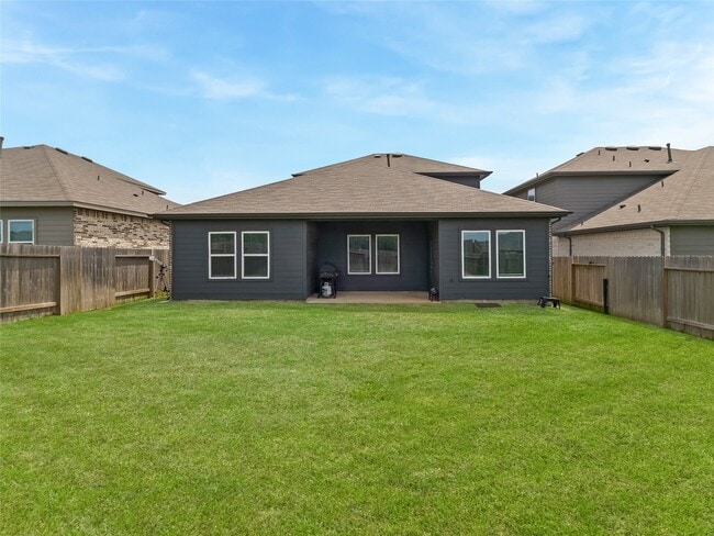 Building Photo - 15022 High Rpds Ln
