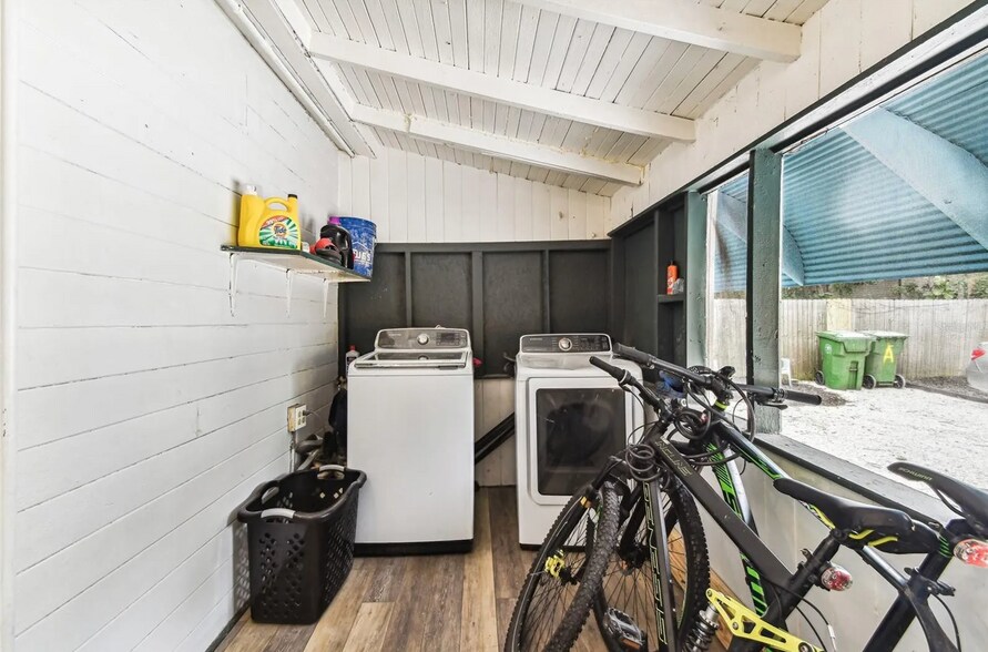 Building Photo - 1414 17th St W