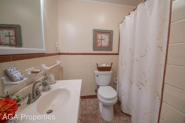 Building Photo - 4 br, 2 bath House - 180 Sherwood Drive