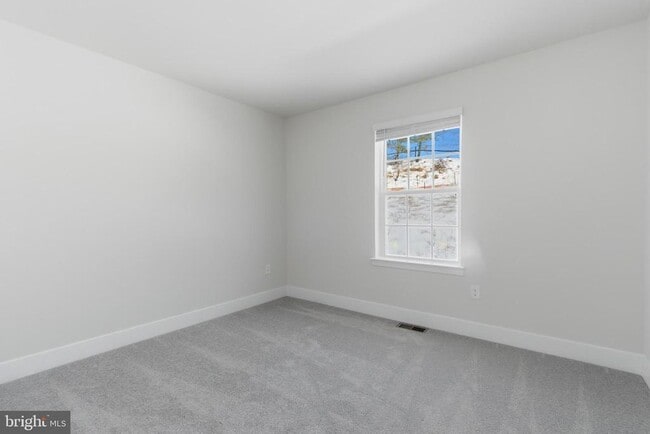 Building Photo - 1715 Water Xing Rd