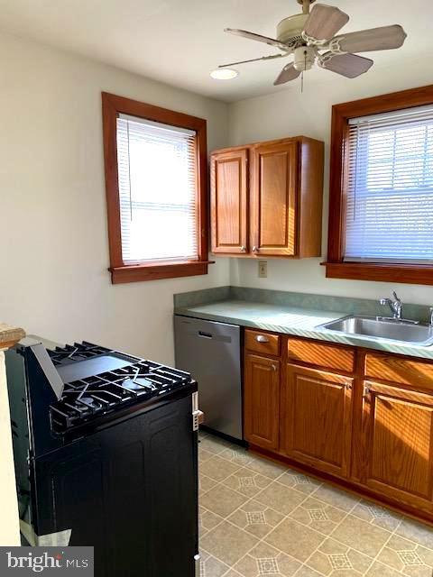 Building Photo - 116 Station Ave