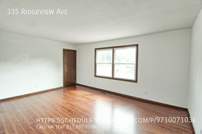 Building Photo - 335 Ridgeview Ave