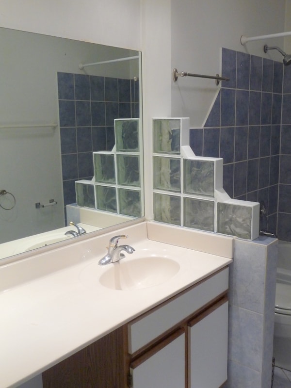 Building Photo - 1806 Hemlock Pl