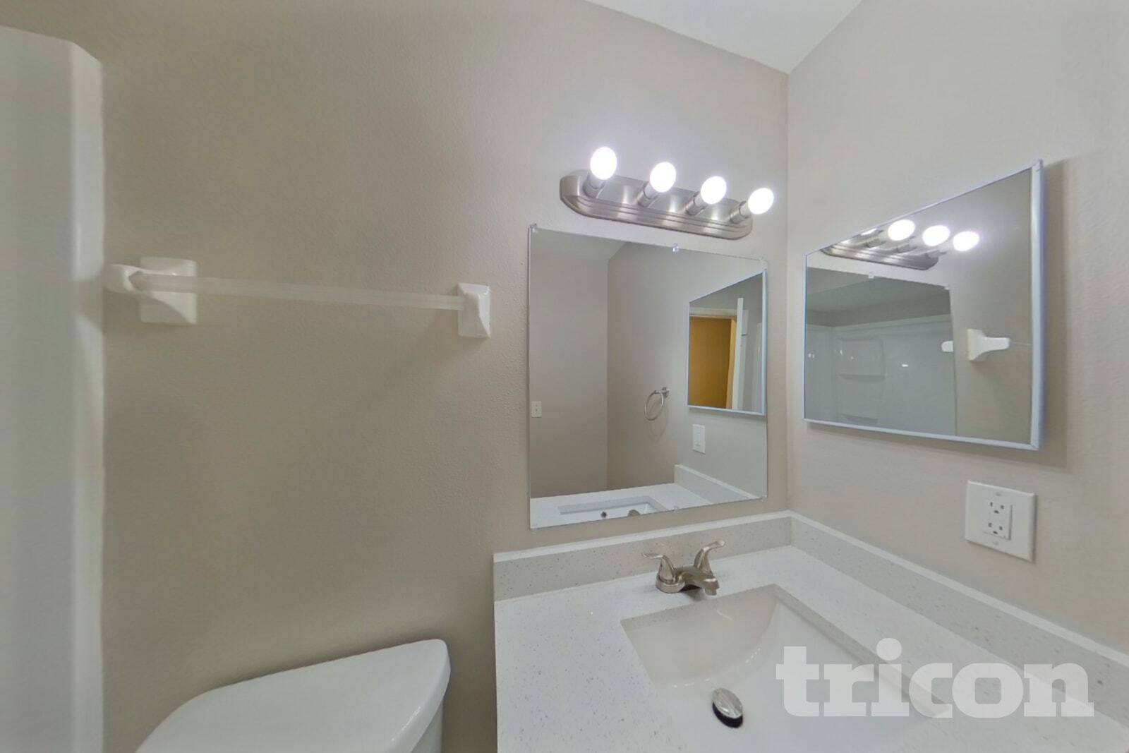 Building Photo - 5360 Alhambra Way S
