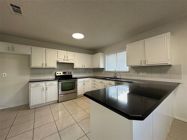 Building Photo - 306 Towne House Ln