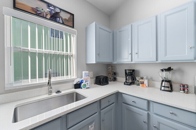 Building Photo - 453 Scrub Jay Way