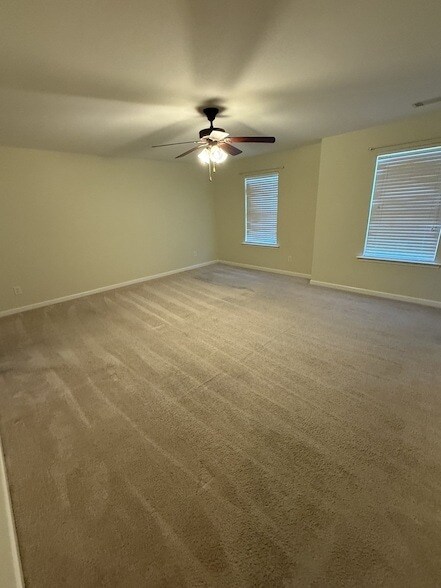 Building Photo - 1629 Robindale Dr