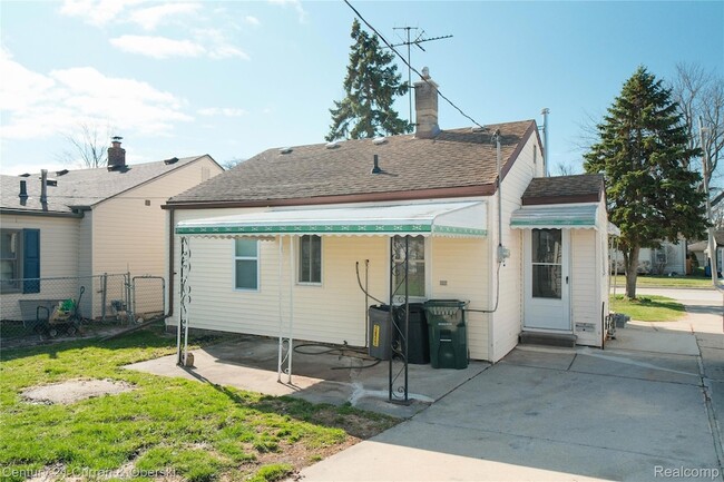 Building Photo - 22619 Furton St