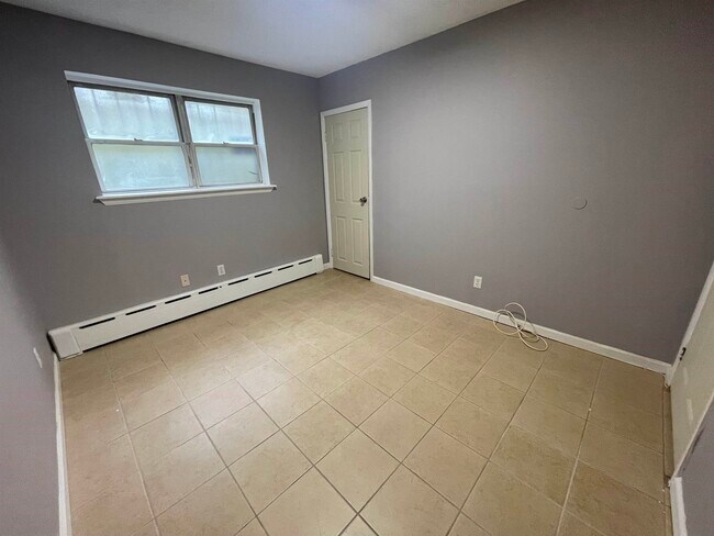 Building Photo - 306 65th St