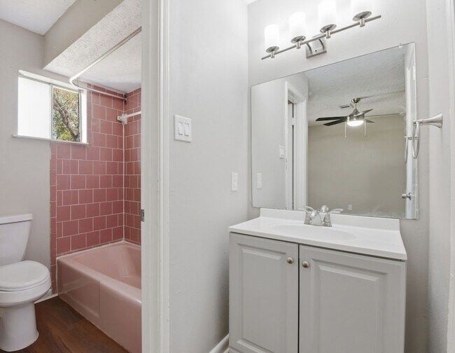 Building Photo - 3120 Royal St