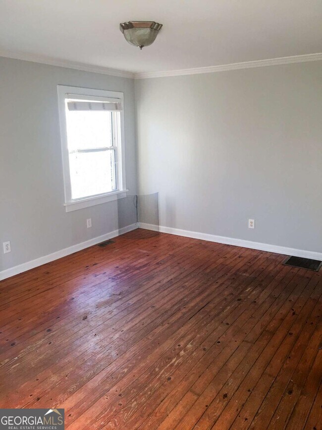 Building Photo - 1895 Francis Ave NW