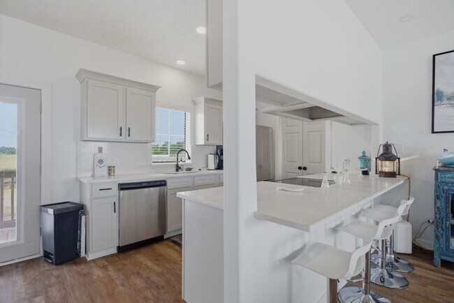 Building Photo - 7238 Pirates Cove