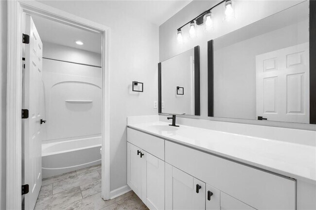 Building Photo - 6127 Joybrook Rd