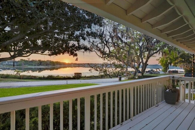 Building Photo - 812 East Blvd