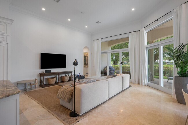 Building Photo - 12820 Mizner Way