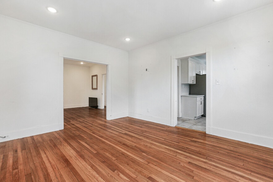 Building Photo - 5702 Willow St