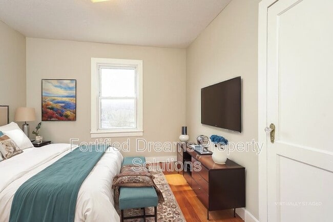 Building Photo - 201 Church St