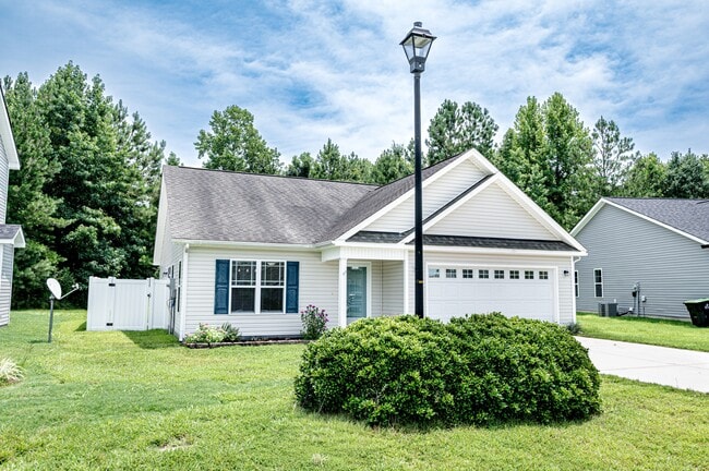 Building Photo - 312 Hawks Bluff Dr