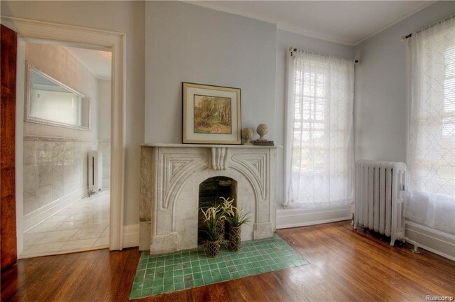 Building Photo - 22 Edison St