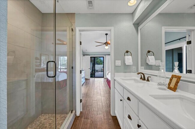 Building Photo - 202 Lighthouse Dr