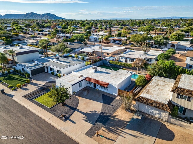 Building Photo - 8326 E Crestwood Way