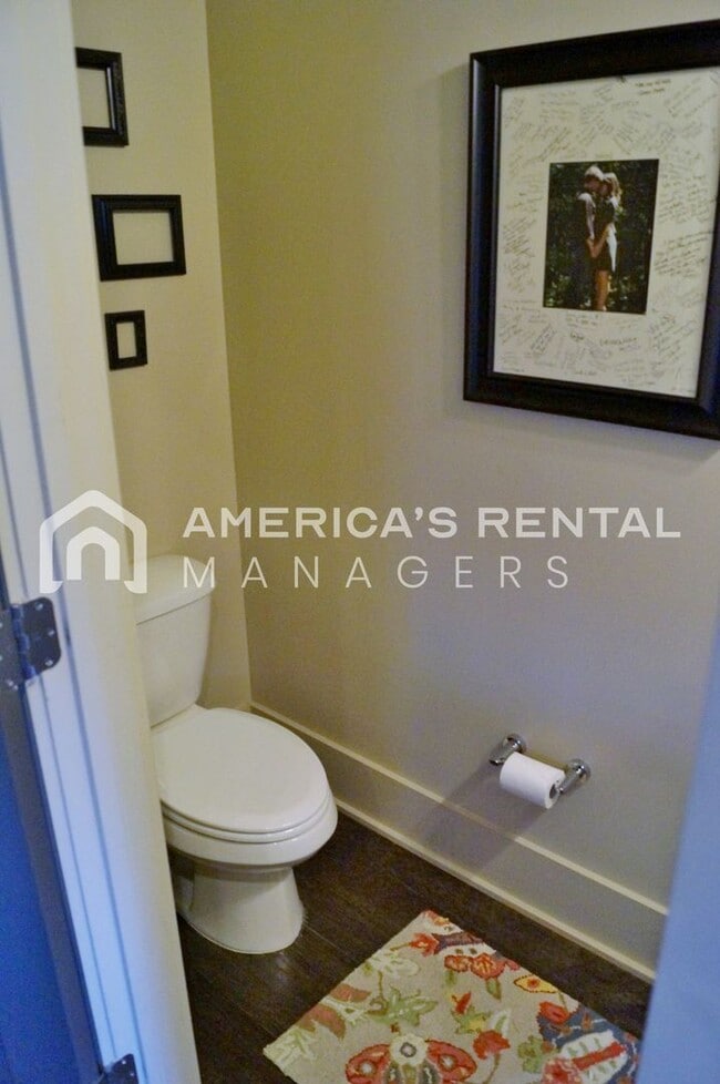 Building Photo - DEPOSIT PENDING! Beautiful Loft Style Town...
