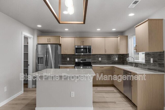 Building Photo - 11116 W Langit St