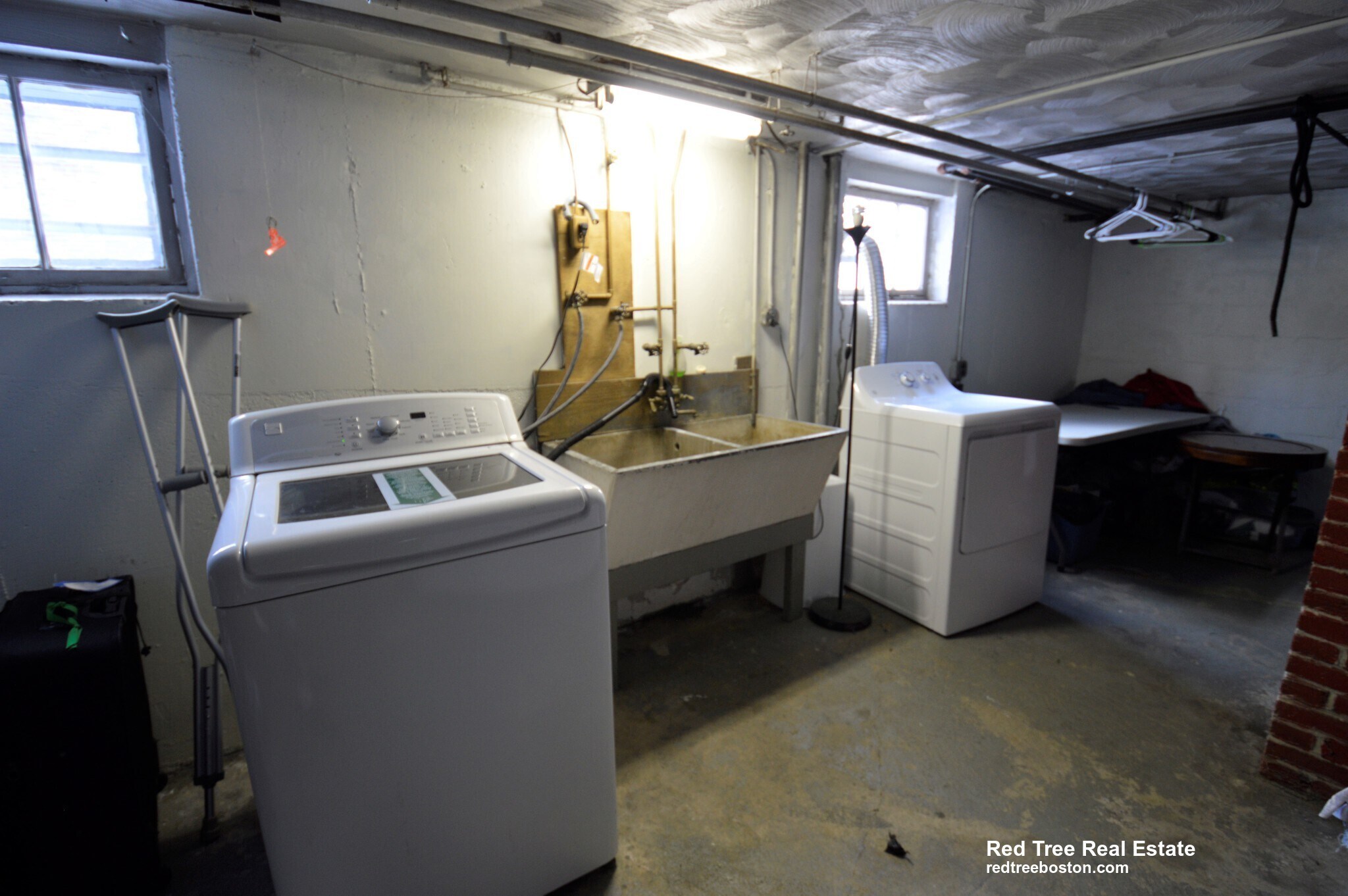 Building Photo - 16-18-18 Caltha Rd