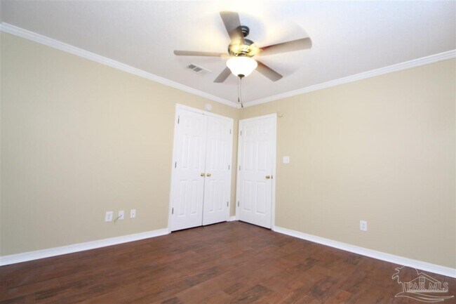 Building Photo - 2042 Hamilton Crossing Dr