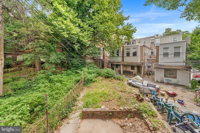 Building Photo - 619 S 42nd St