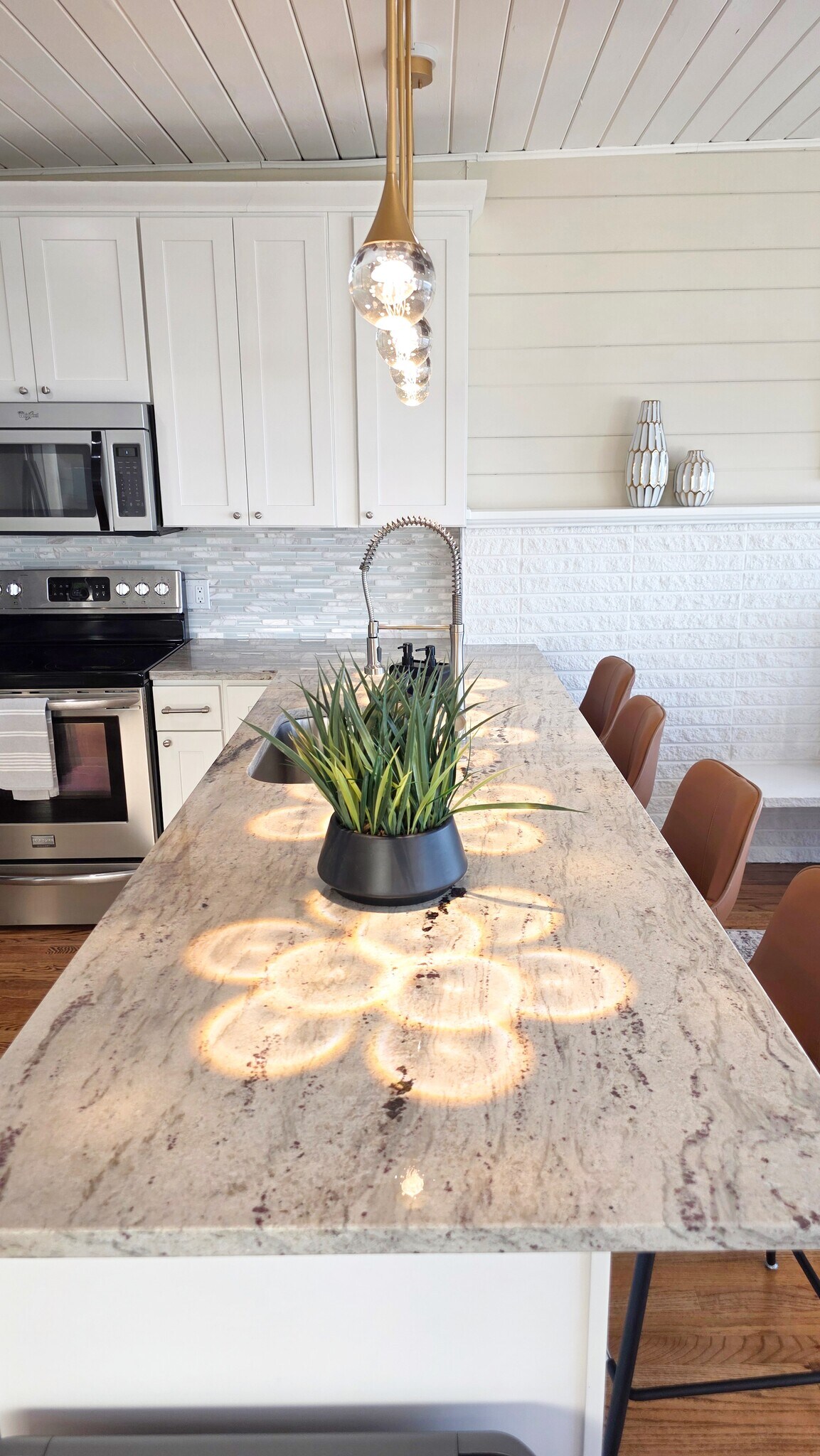 Building Photo - 1588 Alki Ave SW